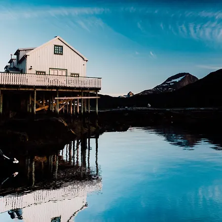 Kjerringoy Rorbusenter Hotel 3*