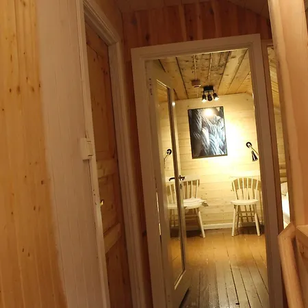Hotel Kjerringoy Rorbusenter